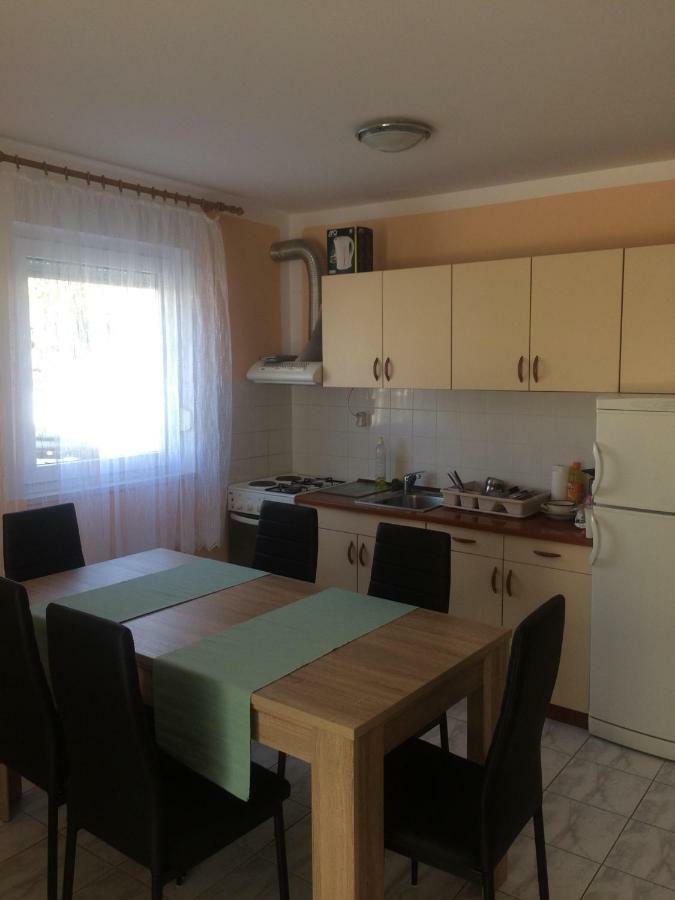 Obiteljski Apartman Filip U Blizini Plaze Za Djecu Palit Экстерьер фото